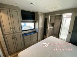 
										2022 Keystone Alpine 3712KB full									