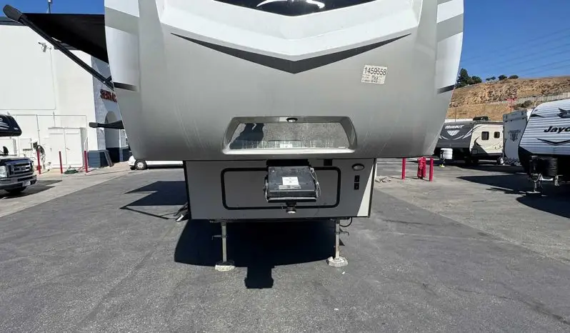 
 2023 Keystone Cougar 290RLS full									