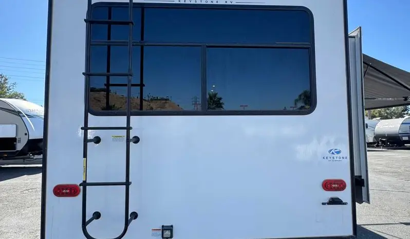 
 2023 Keystone Cougar 290RLS full									