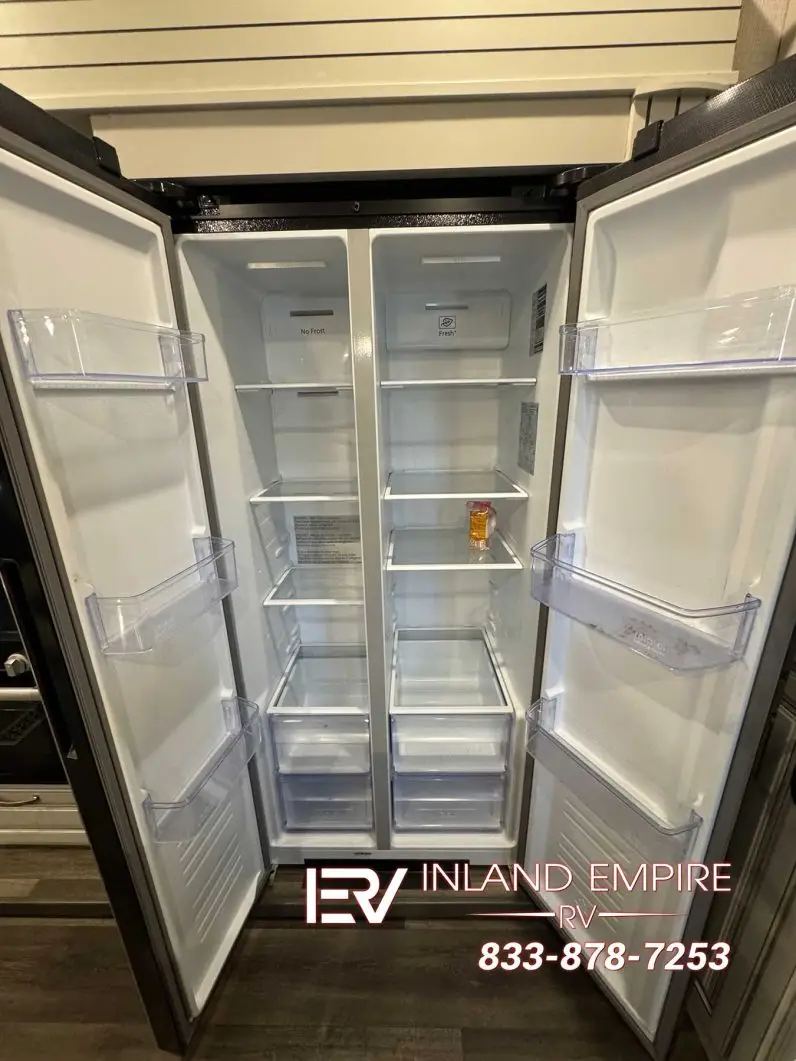 
 2023 Keystone Cougar 290RLS full									