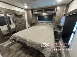 2023 Keystone Cougar 290RLS full