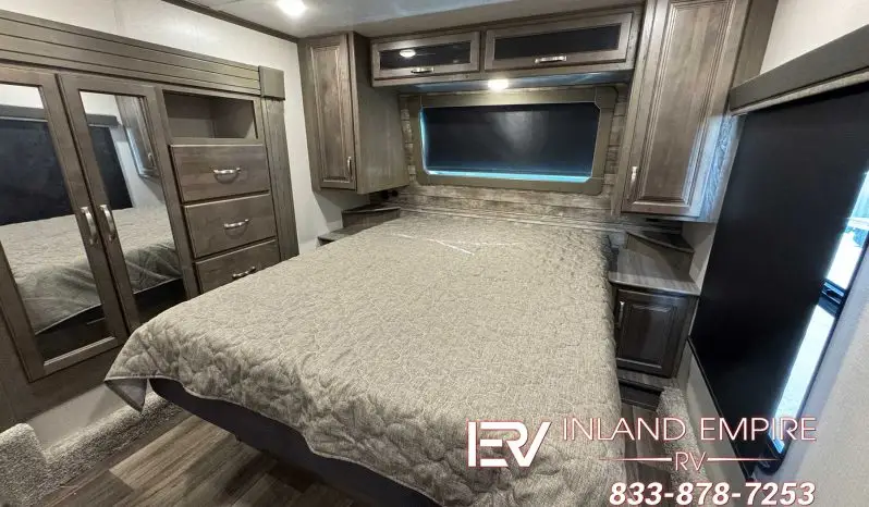 
 2023 Keystone Cougar 290RLS full									