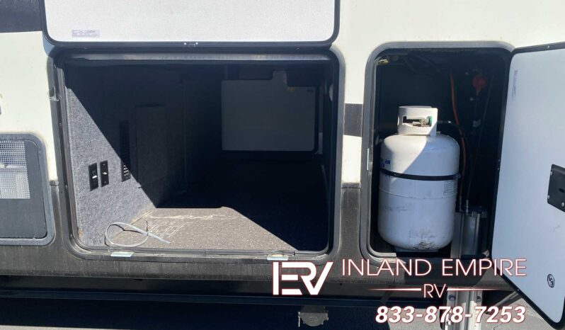 
								2020 Heartland Bighorn 3160EL Used 5th Wheel Trailer RV For Sale in Colton CA full									