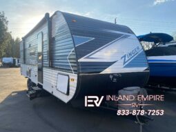 2025 Crossroads Zinger Lite 260BH Used Travel Trailer RV For Sale in Colton CA P00014