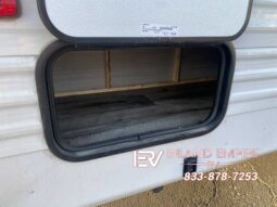 2025 Crossroads Zinger Lite 260BH Used Travel Trailer RV For Sale in Colton CA P00014
