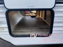 2025 Crossroads Zinger Lite 260BH Used Travel Trailer RV For Sale in Colton CA P00014