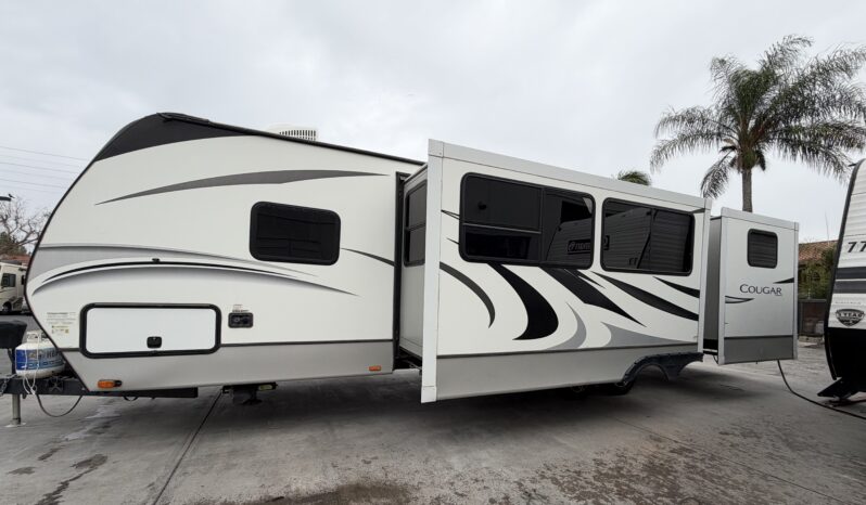 
								2020 Keystone Cougar 32RDB Used Travel Trailer RV For Sale in Colton CA P00015 full									