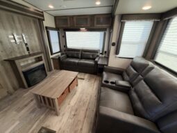 2019 Keystone Sprinter 3150RLS Used 5th Wheel Trailer RV For Sale in Colton CA